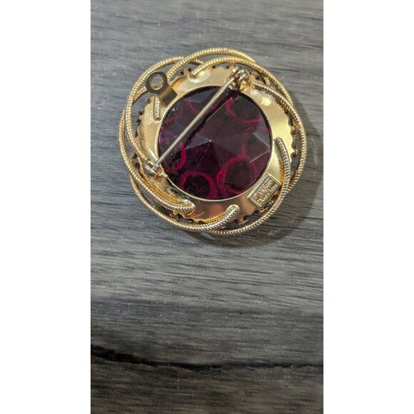 Kramer Gold Tone Swirl Red Stone Brooch & Pendant 2-In-1 Vintage Elegance - Picture 4 of 6
